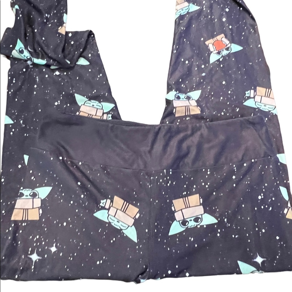 Disney Grugrow/Star Wars Leggings- like new condition- Size S - Picture 3 of 5